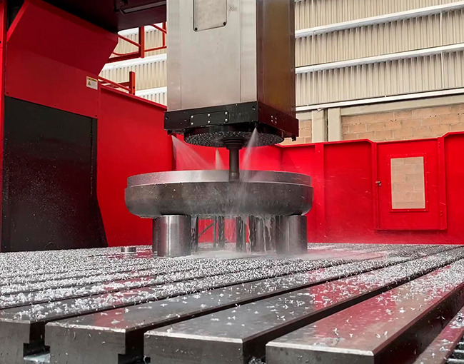 brazo-robotico-kuka-produccion-polimeros